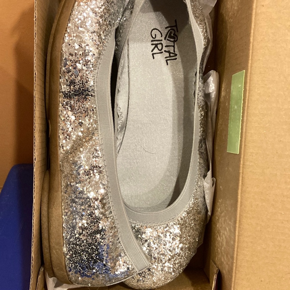 Girls sparkly flats